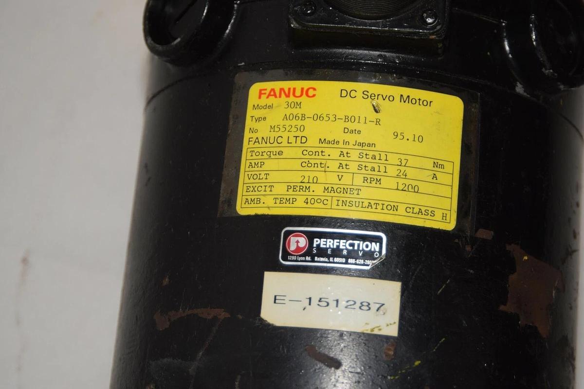 Used Fanuc DC Servo Motor 30M A06B-0653-B011-R A06B0653B011R 210v 1200rpm