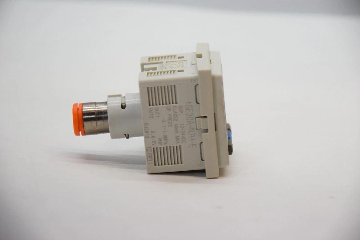 Used SMC ISE30A-N7H-E 12-24Vdc 40mA Digital Pressure Switch
