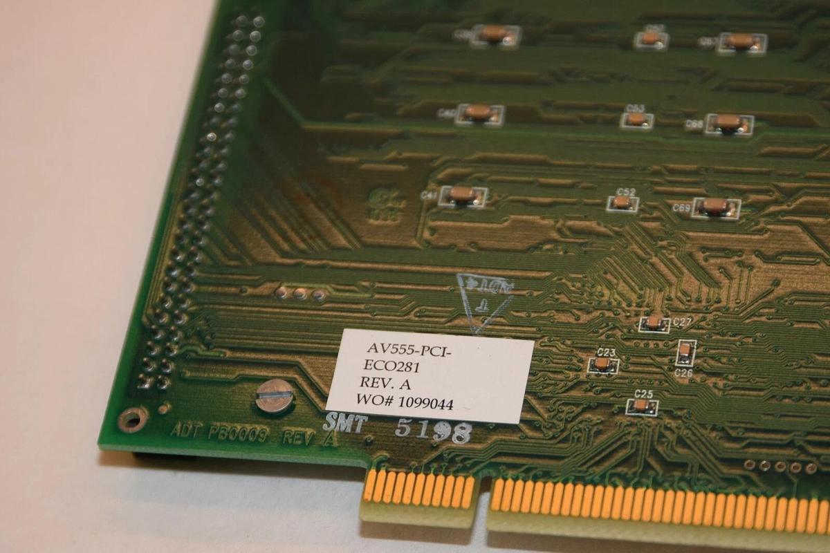Used AVED DISPLAY TECHNOLOGIES AV555-PCI-ECO281 PB0009 Rev A Circuit Board