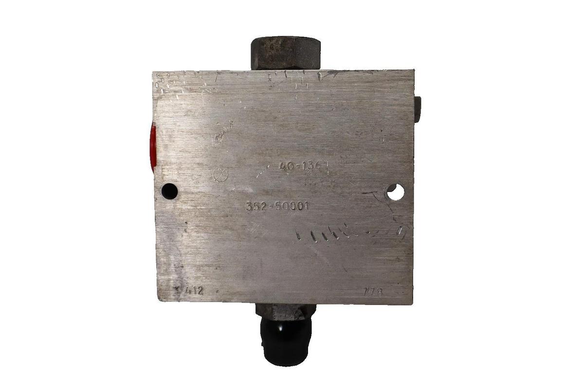 Used Weco 352-50001 Altec Flow Divider 40-136