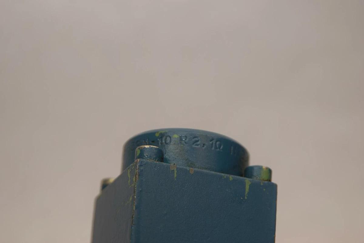 Used REXROTH Mannesmann 4WRS 6E16-21/24Z8/M 019640M-11 Directional Valve