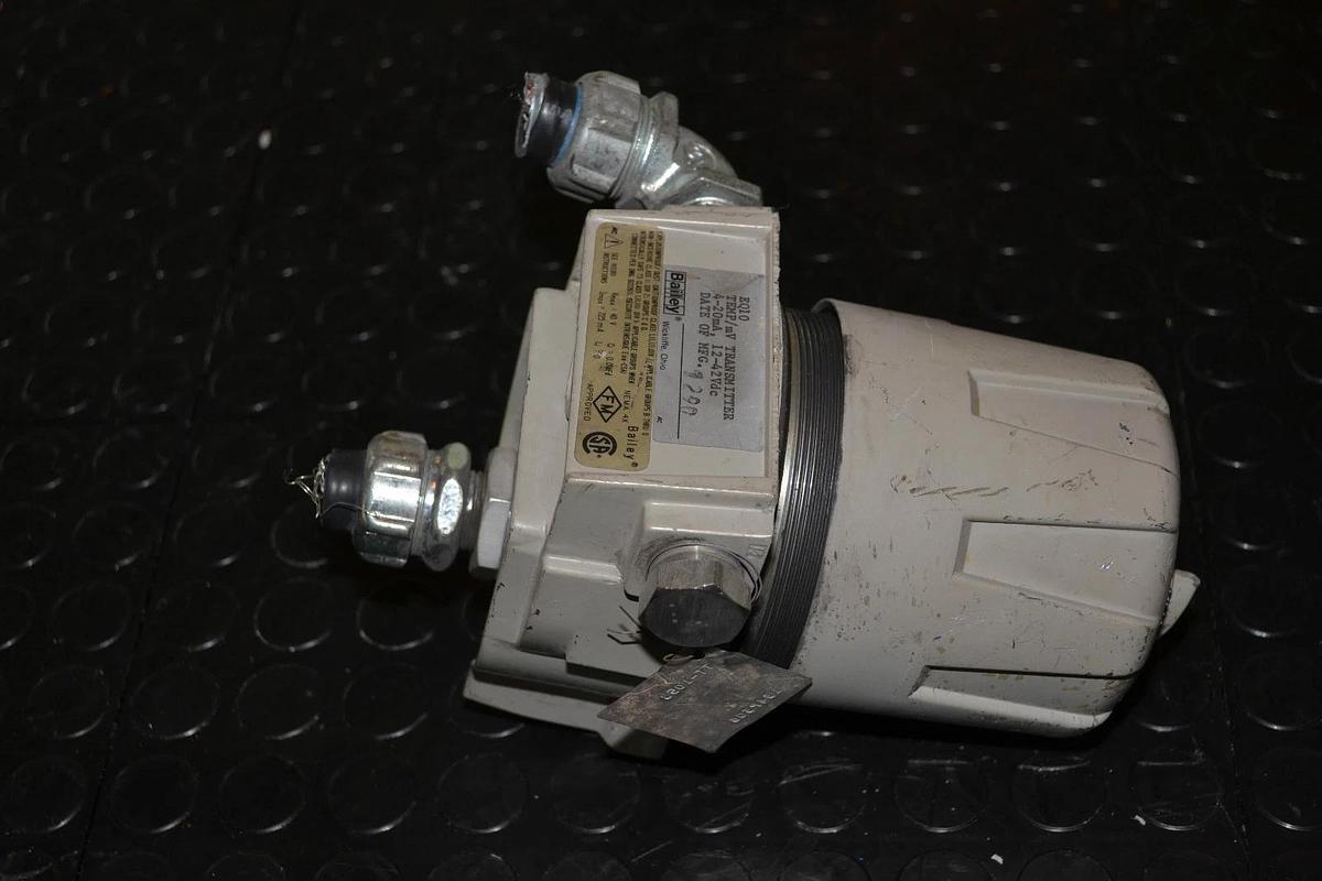 Used BAILEY EQ10 TEMPERATURE TRANSMITTER EQ10 12-42 VDC
