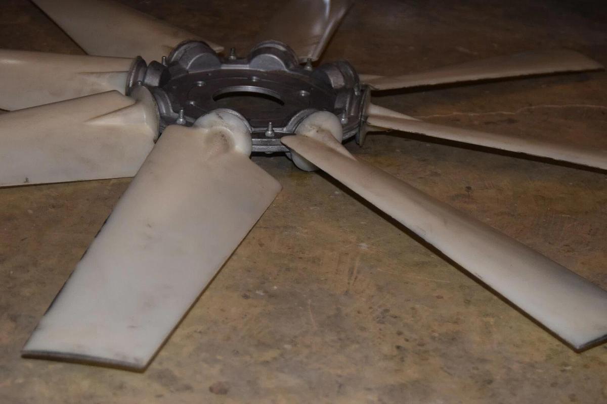 (NEW) MULTI WING ASM00000000613564 44" 3-9/32" Bore Industrial Truck Fan *READ*