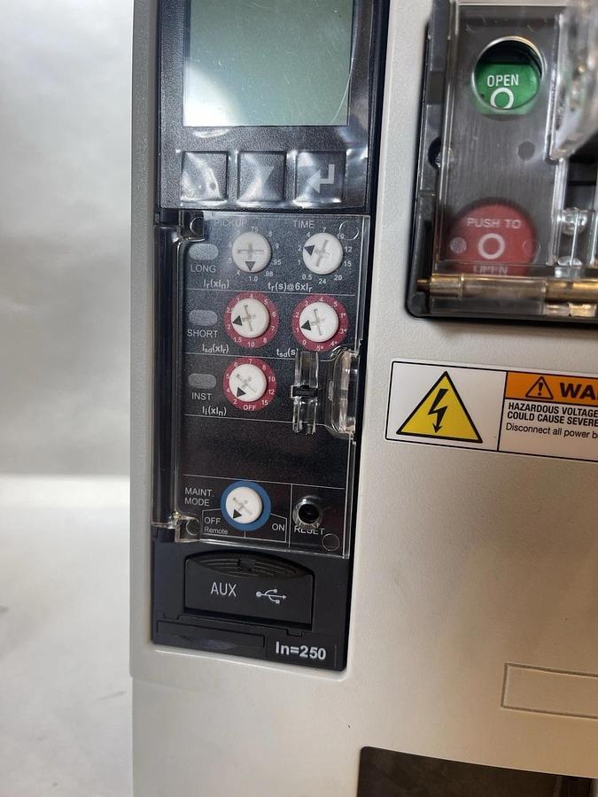 (New) Eaton Power Defense NYR6083W Insulated Case Circuit Breaker 800 Amp  800A