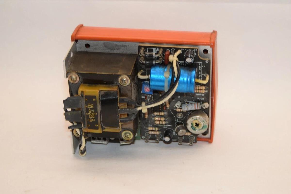 Used ENTRELEC 10260607 12 VDC 1.7 AMP 115 VAC 50/60 HZ Input 1.5A Power Supply