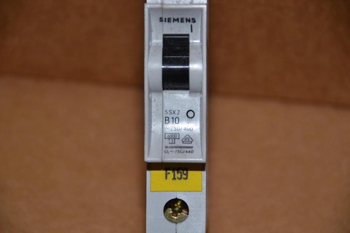 Used SIEMENS 5SX2 B10 10A 1POLE CIRCUIT BREAKER