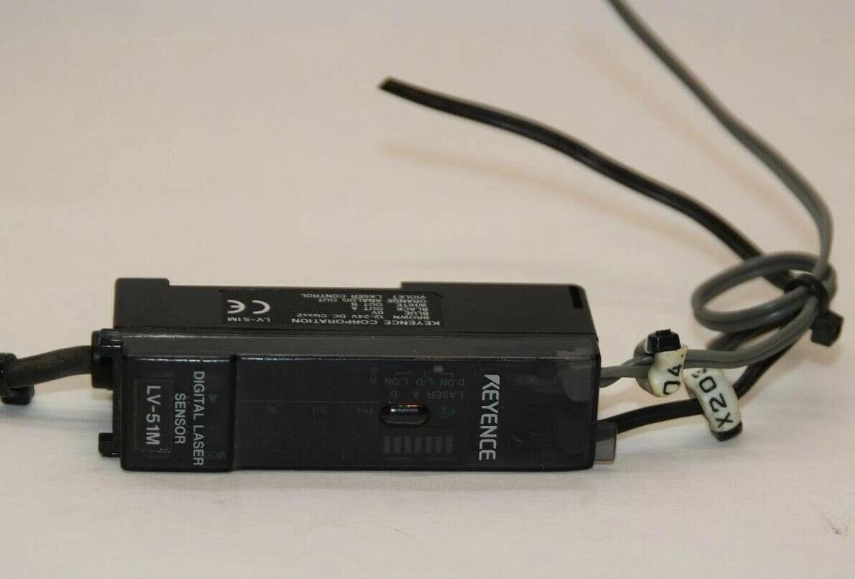 Used KEYENCE CORPORATION LV-51M LV51M 12-24Vdc Digital Laser Sensor