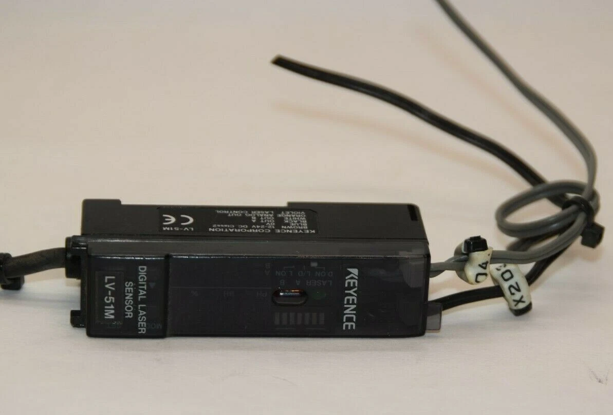 Used KEYENCE CORPORATION LV-51M LV51M 12-24Vdc Digital Laser Sensor