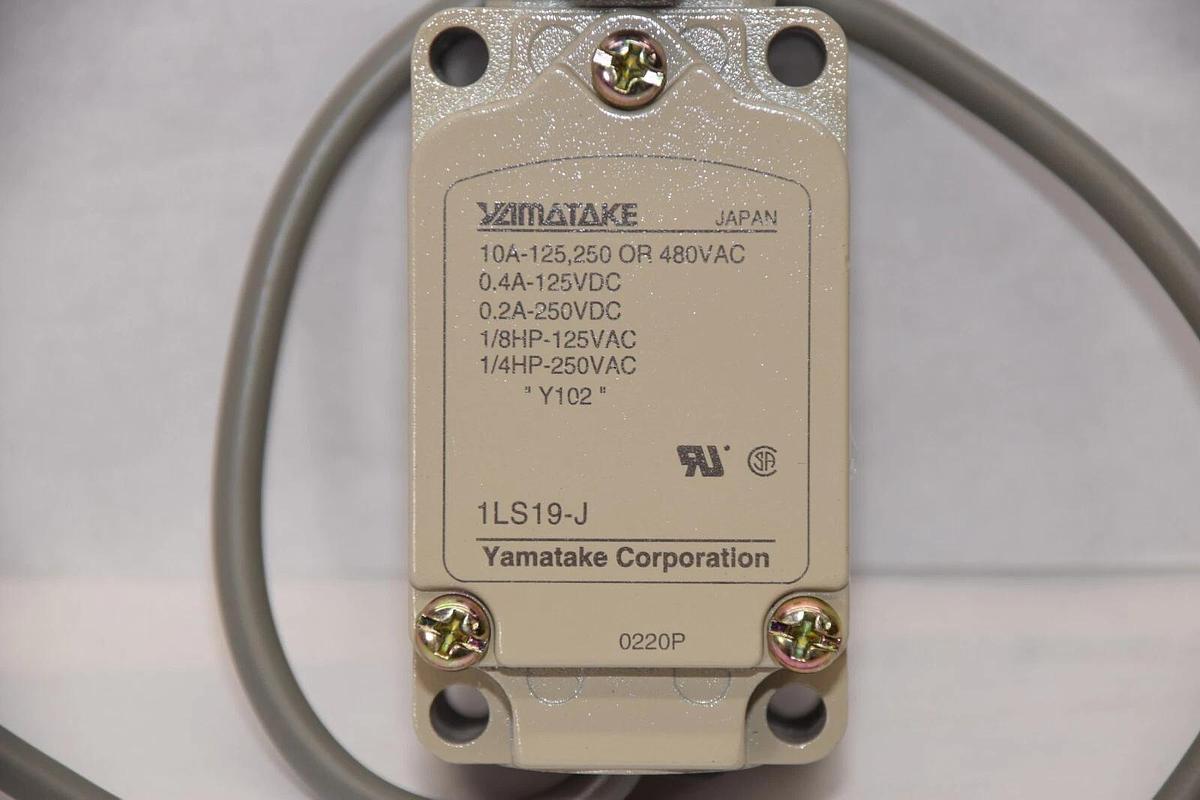 Used YAMATAKE CORPORATION 1LS19-J 480Vac 10Amp Roller Arm Limit Switch