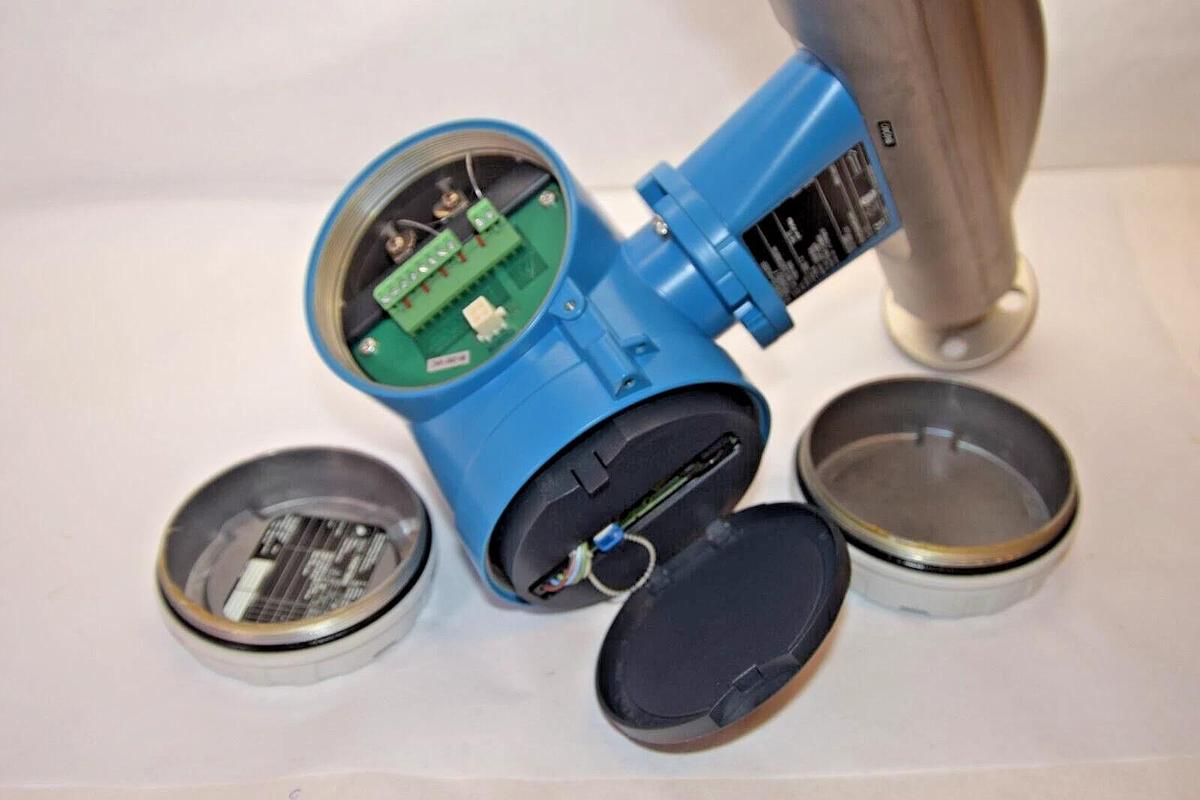 ENDRESS + HAUSER Promass 80F Mass Flowmeter 80F15 80F15-AAASCARAB7AA 1/2"  NEW