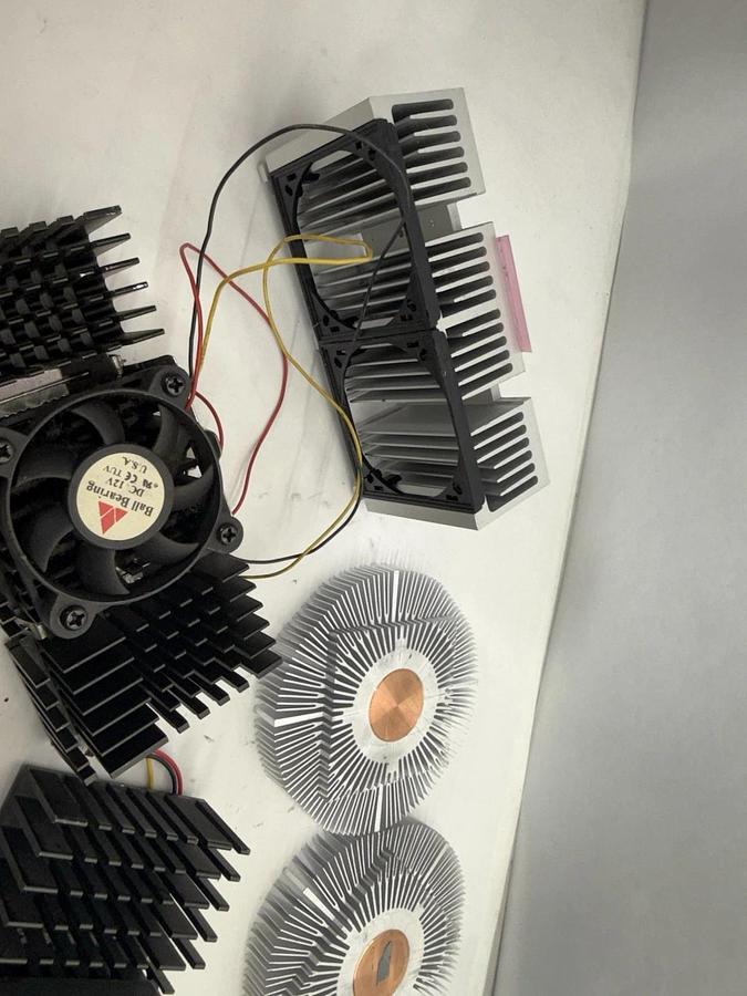 Used Large lot of small Aluminum/ copper Heat Sinks, Heat sink lot as seen