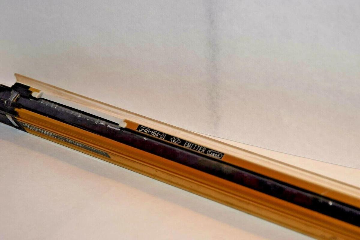 Used SUNX SF4B-H64-01 E V2 Emitter Safety light curtain Matsushita Electric PANSONIC