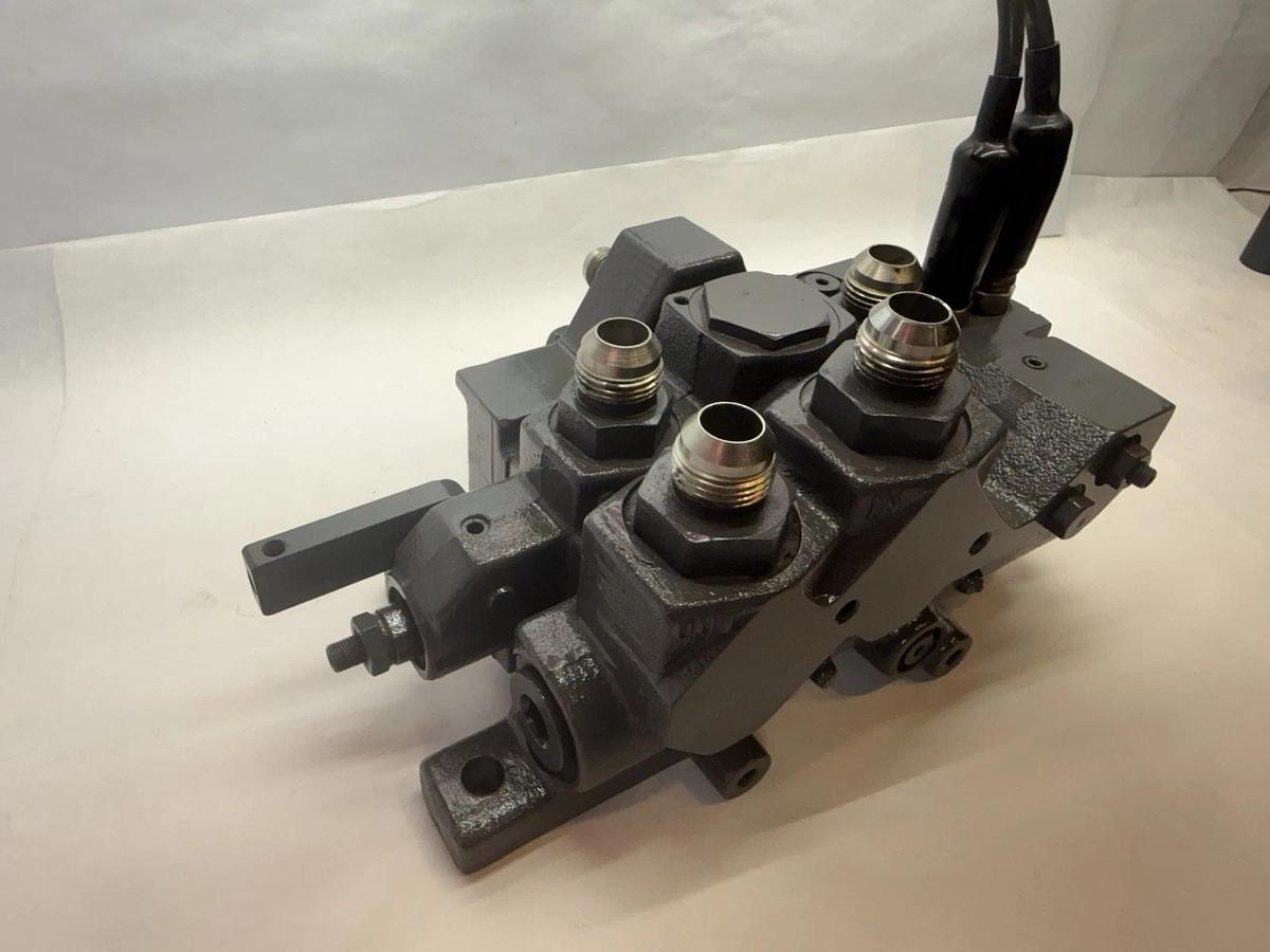 Used Altec Vermeer Prince Hydraulic Valve 1 Spool Valve block 1139 DB8505-800 AE21