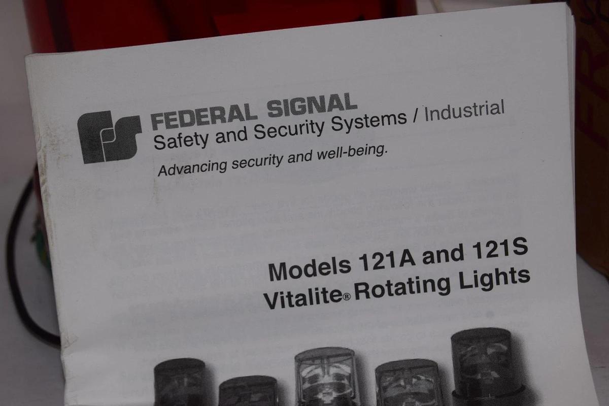 Federal Signal Red Rotating Light 121S-120R  121S120R 120Vac (New)