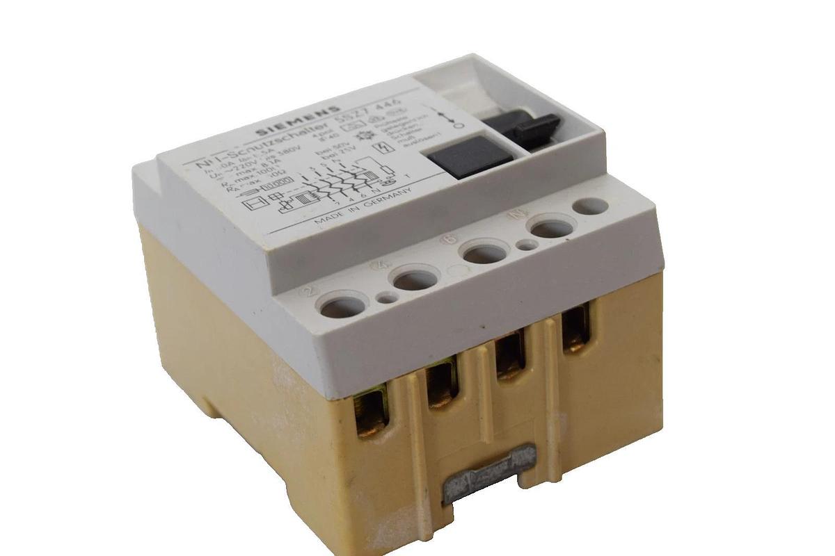 Used Siemens 5SZ7 446 40A 4 Pole Circuit Breaker