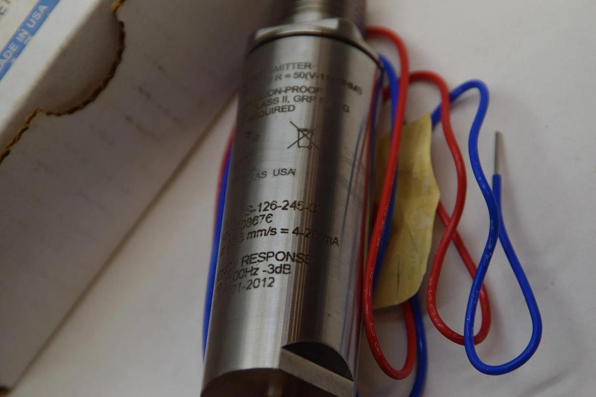 New, METRIX VIBRATION Transmitter 162VTS-126-2-4-5-0-0, 126: 0.8 IPS