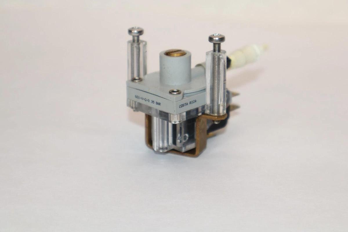 Used 601-V-G-0.35 Bar , 601-V-G-0.35Bar Pressure Sensor