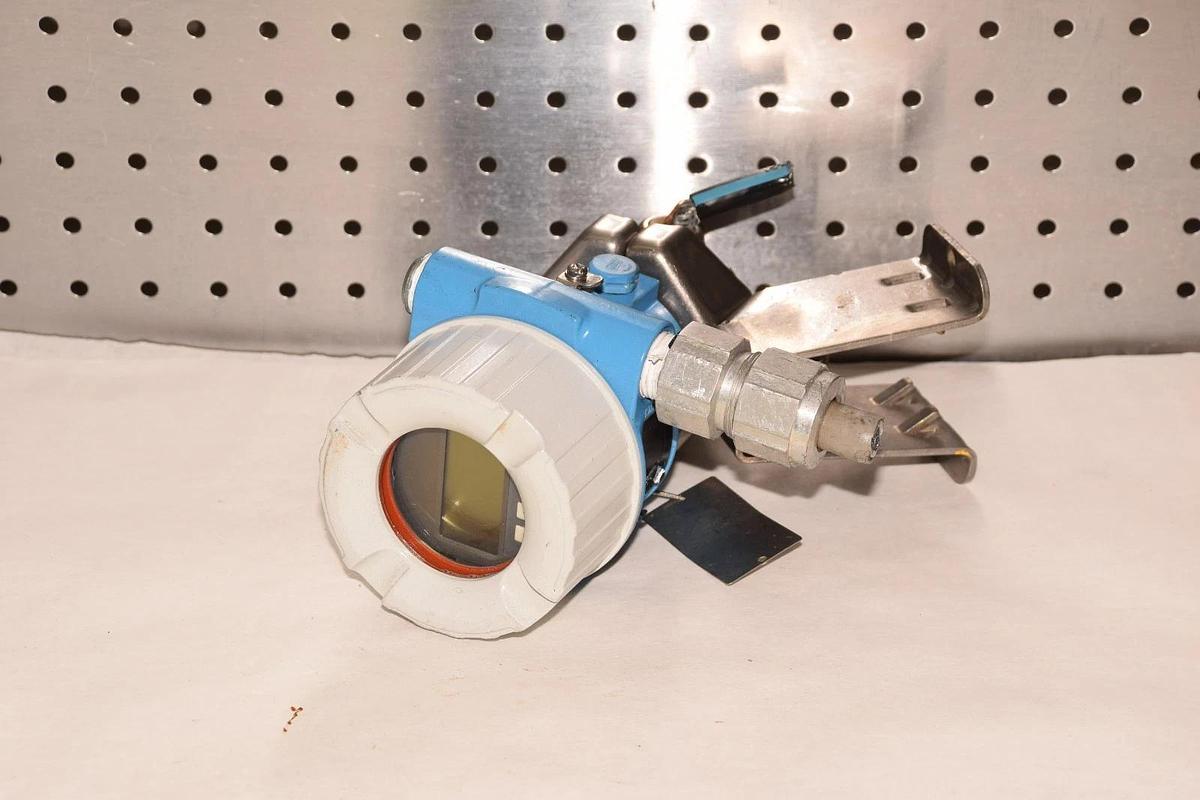 Used ENDRESS + HAUSER FMB53-4M90/0 4-20mA LEVEL SENSOR