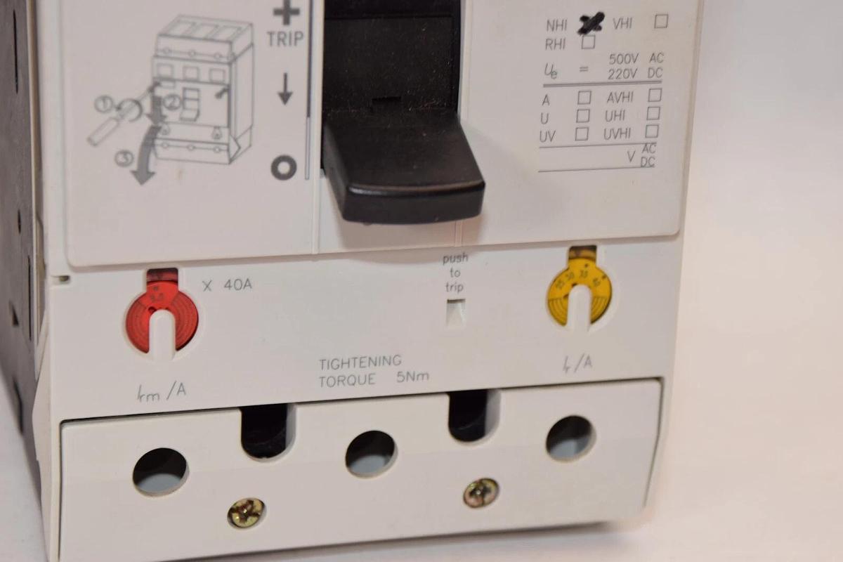 Used MOELLER NZM7-40S-NA NZM740SNA 40Amp 40 A Amp Circuit Breaker  25-40Amp Trip