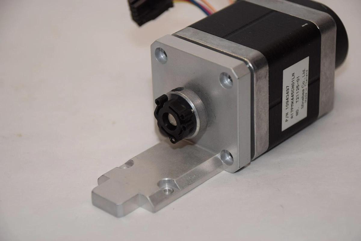 Used MINEBEA 10943497 , A17PMK445CN01LN , E5-200-236-E-S-D-3-B Stepping Motor
