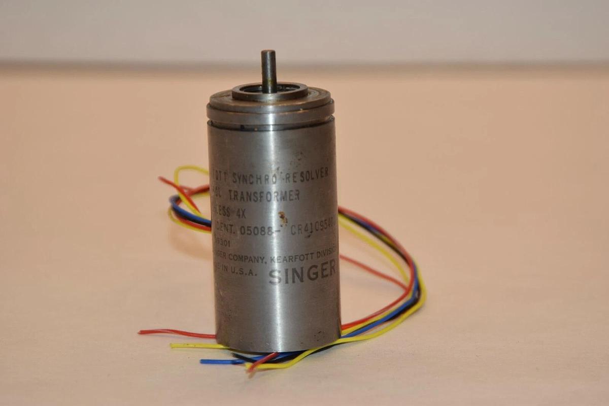 Used SINGER / KEARFOTT 05088-CR41095401 BRUSHLESS SYNCHRO RESOLVER