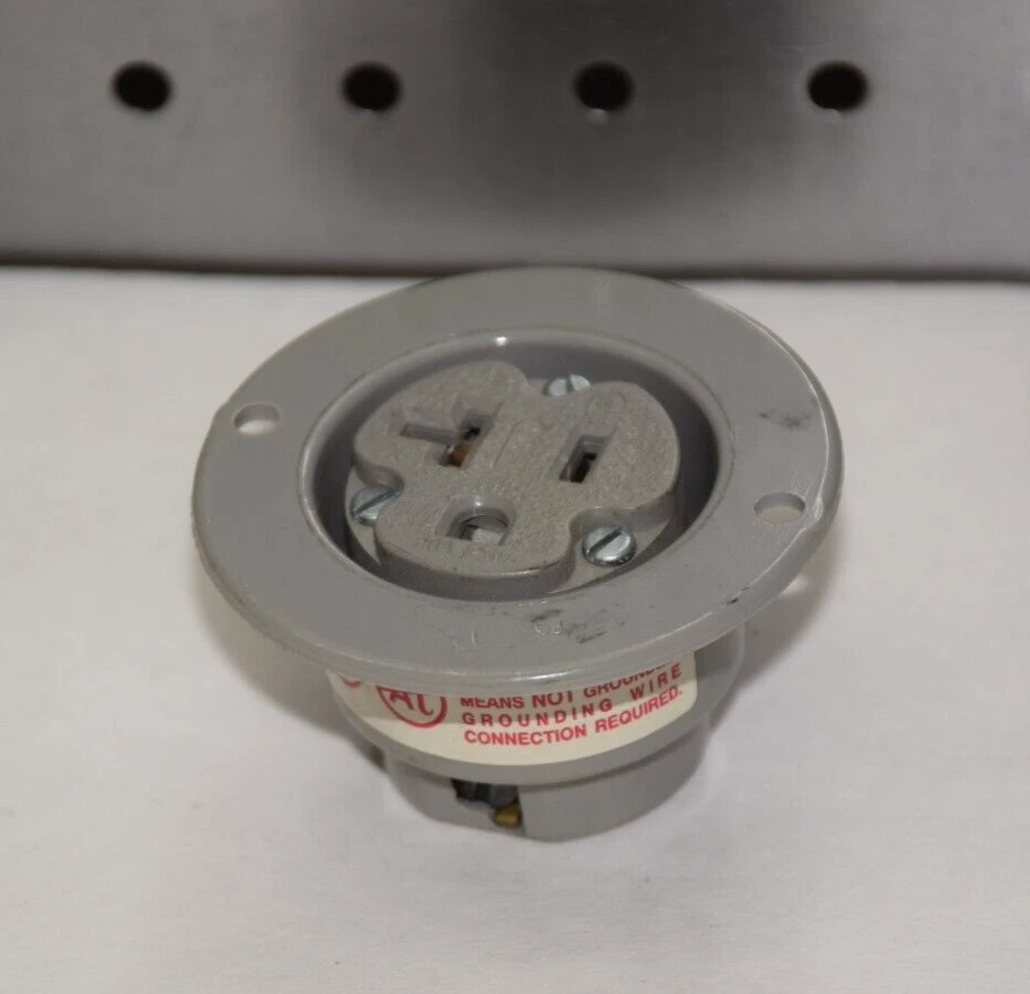 GE GENERAL ELECTRIC 5-20R 20A 125V FLANGED RECEPTACLE NEW