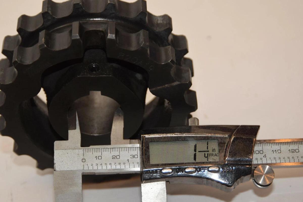 (NEW) MARTIN 820A19 820A19-1-1/4 820A19x1-1/4 19 Teeth 1-1/4" Bore Sprocket