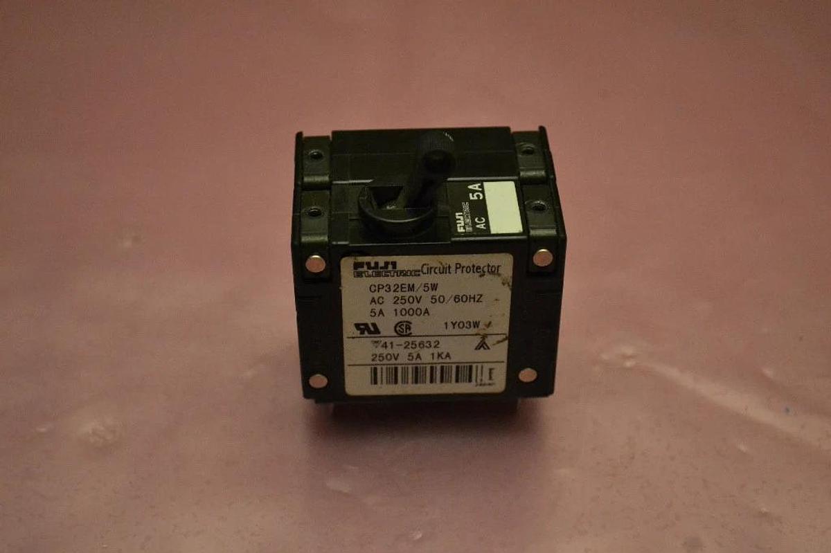 Used FUJI ELECTRIC CP32EM/5W CP32M 5W 5A 5 A 5AMPS 250V 250 V