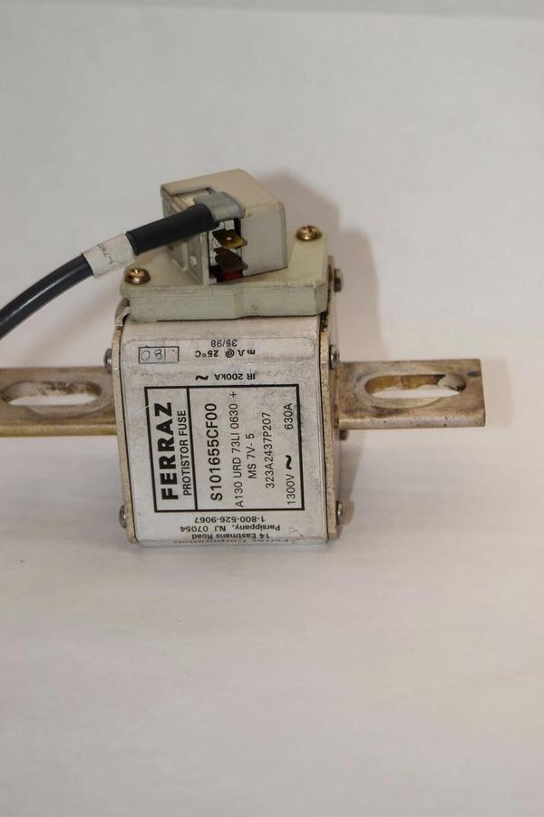 Used FERRAZ SHAWMUT S101655CF00 1300V 630A Protistor Fuse