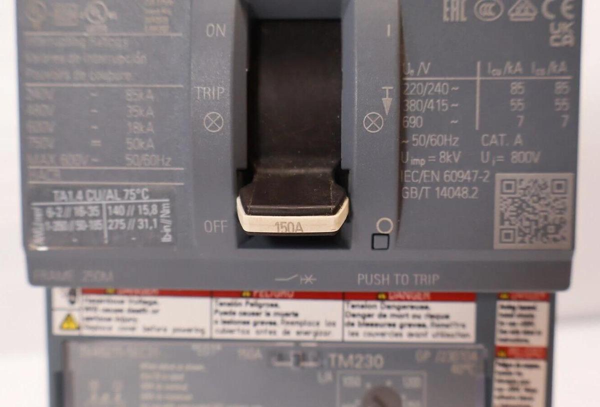 Siemens Circuit Breaker 150A 150 Amp 3VA5 3VA5215-5EC31-0AA0 TM230 *NEW Take Out