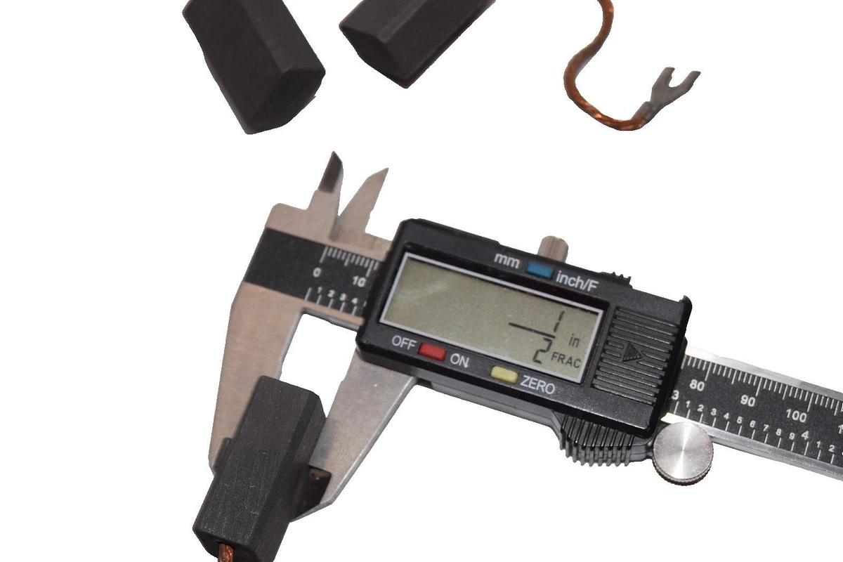 Southern Carbon Motor Brush Brushes 965  1-1/4"x3/4"x1/2"  (Lot of 4 - New)