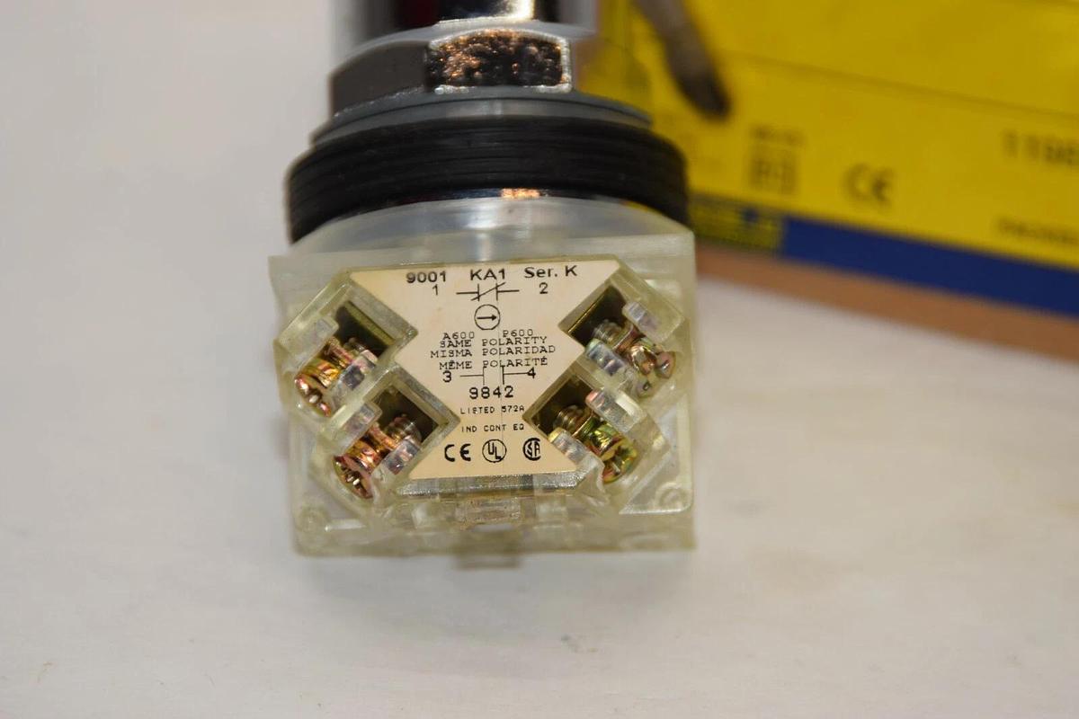 (NEW) SQUARE D 9001KS34K1H13 Key Operated Selector Switch