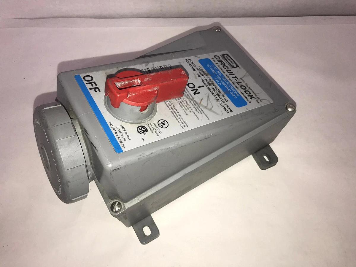Used Hubbell HBL530MI9W Disconnect receptacle 4X 12 30 Amp 30A HBL 530MI9W 4 Pole