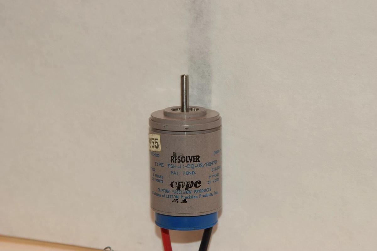 Used CLIFTON TSH-1 1-DQ-02/B247B TSH11DQ02/B247B 2 PHASE 20V RESOLVER