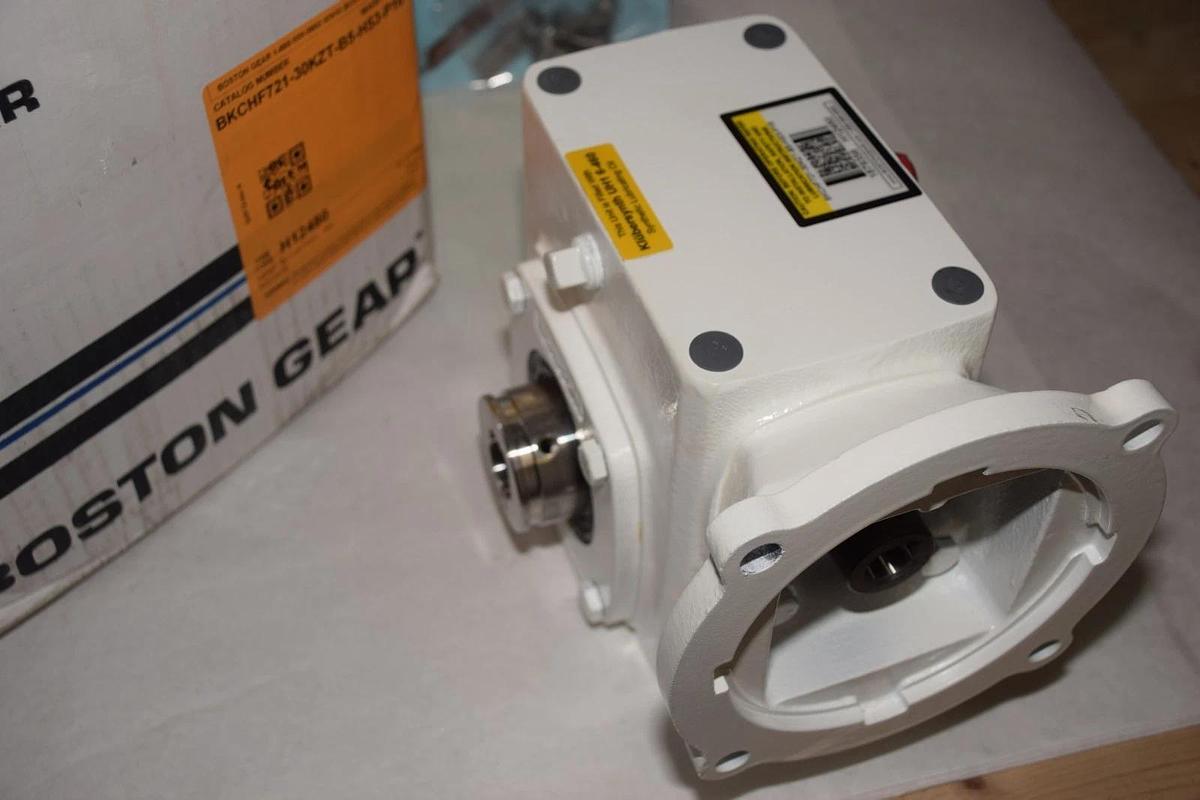 BOSTON GEAR Gear Box Speed Reducer BKCHF721-30KZT-B5-HS3-P16 NEW