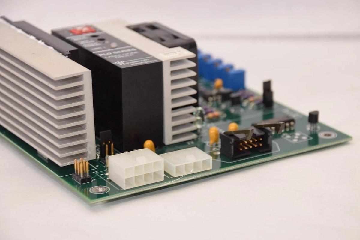 Used INTRALASE 07-09-2001 , 07092001 , 73007-002 REV Control Board