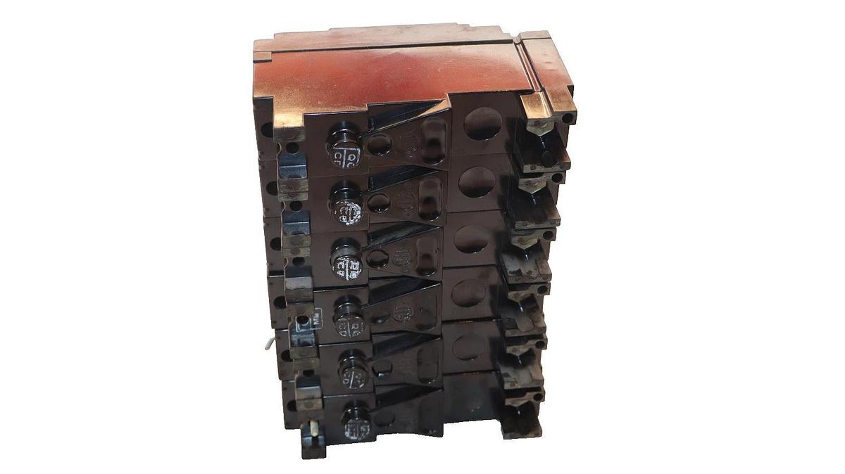 Used Siemens I-T-E Circuit Breaker 20A 20 Amp EE1-B020 120V EE1B020 (Lot of 6)