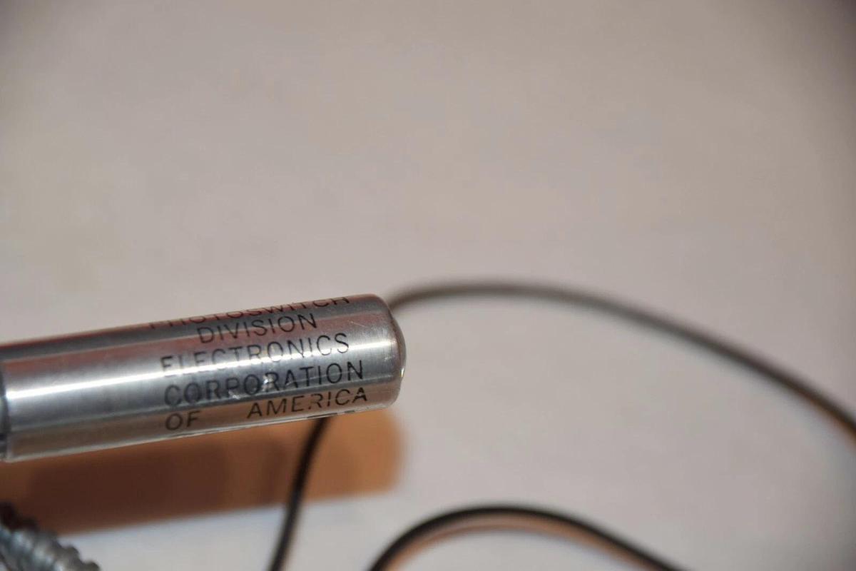 NEW ALLEN BRADLEY 40BA1-1000 40BA1 1000 PHOTOSWITCH