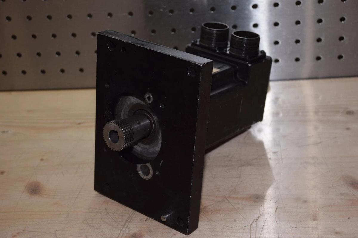 Used GE FANUC BRUSHLESS SERVO MOTOR MTR-3N32-H-R-0-N-S-A