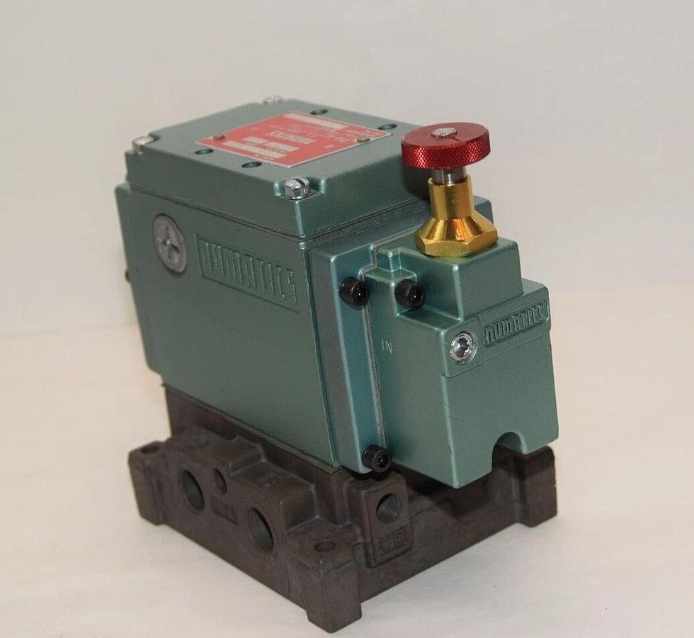 NUMATICS 33TSS4410 Solenoid Pneumatic Valve Repl# 33TSS4000 (NEW)