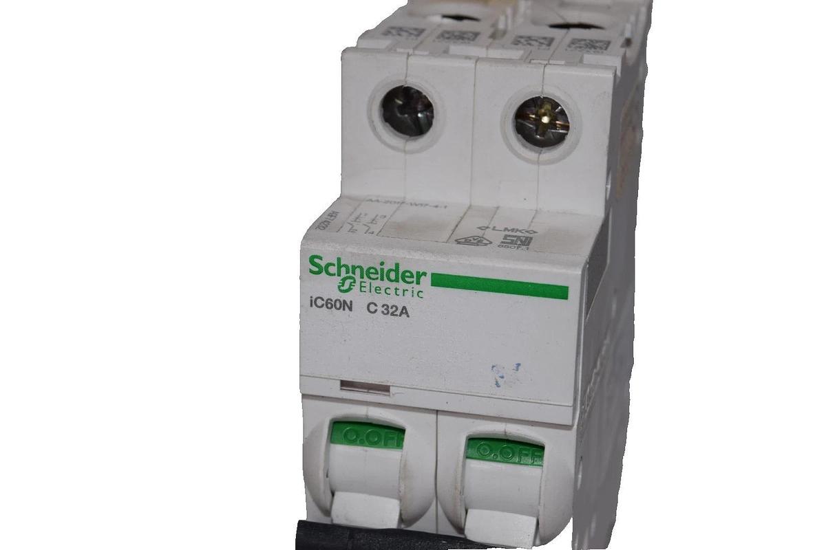 Used SCHNEIDER ELECTIRC iC60N C 32A iC60NC32A 2 pol 2P 400V Miniature Circuit Breaker