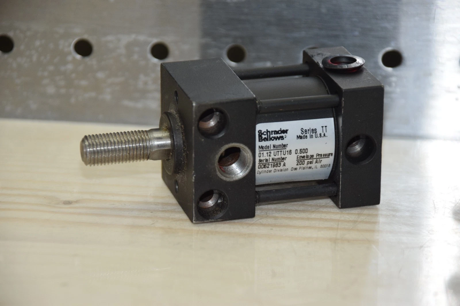 Used SCHRADER BELLOWS 01.12 UTTU16 0.500 200psi SERIES TT PNEUMATIC CYLINDER