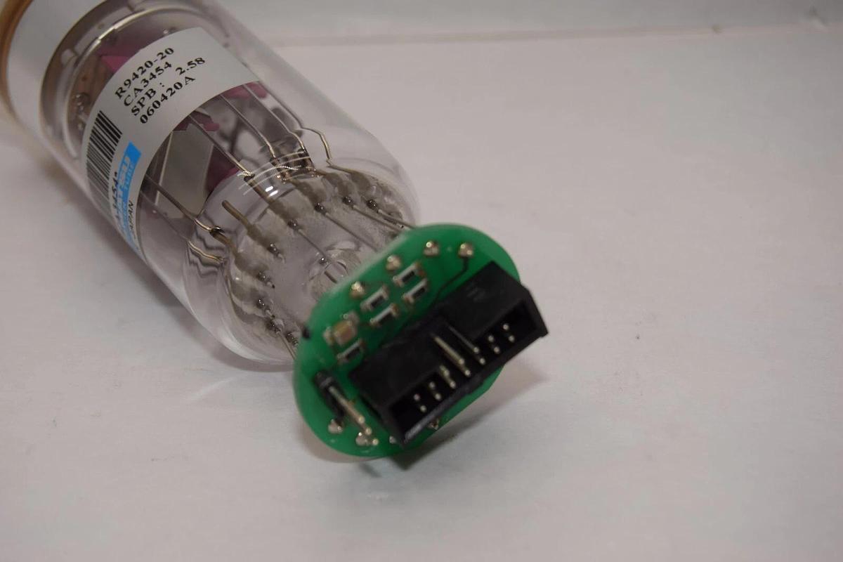 (NEW) HAMAMATSU R9420-20 Photomultiplier Tube