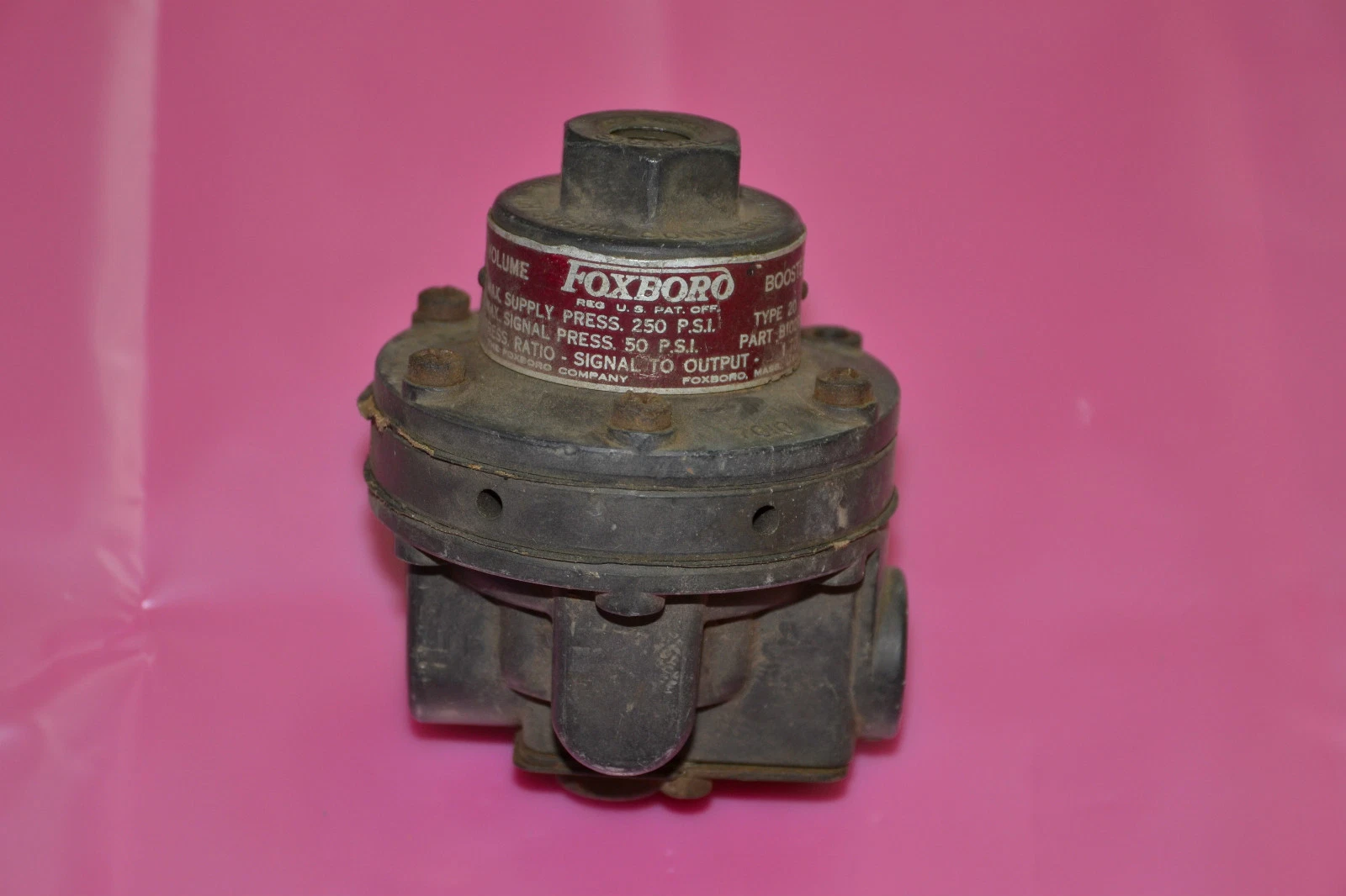 Used FOXBORO BOOSTER TYPE 20 250 PSI B102RN