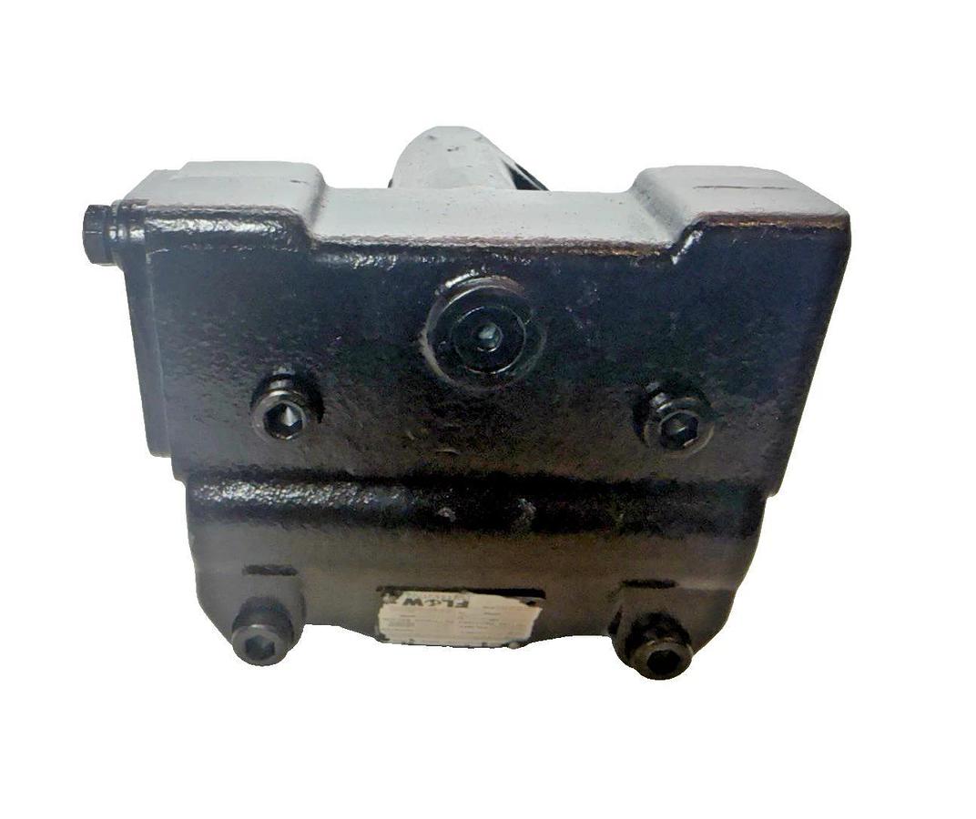 Used Flow Variable Volume Pump PAVC3892R15X3708 38cc 2775psi max Series 15 CW Rot