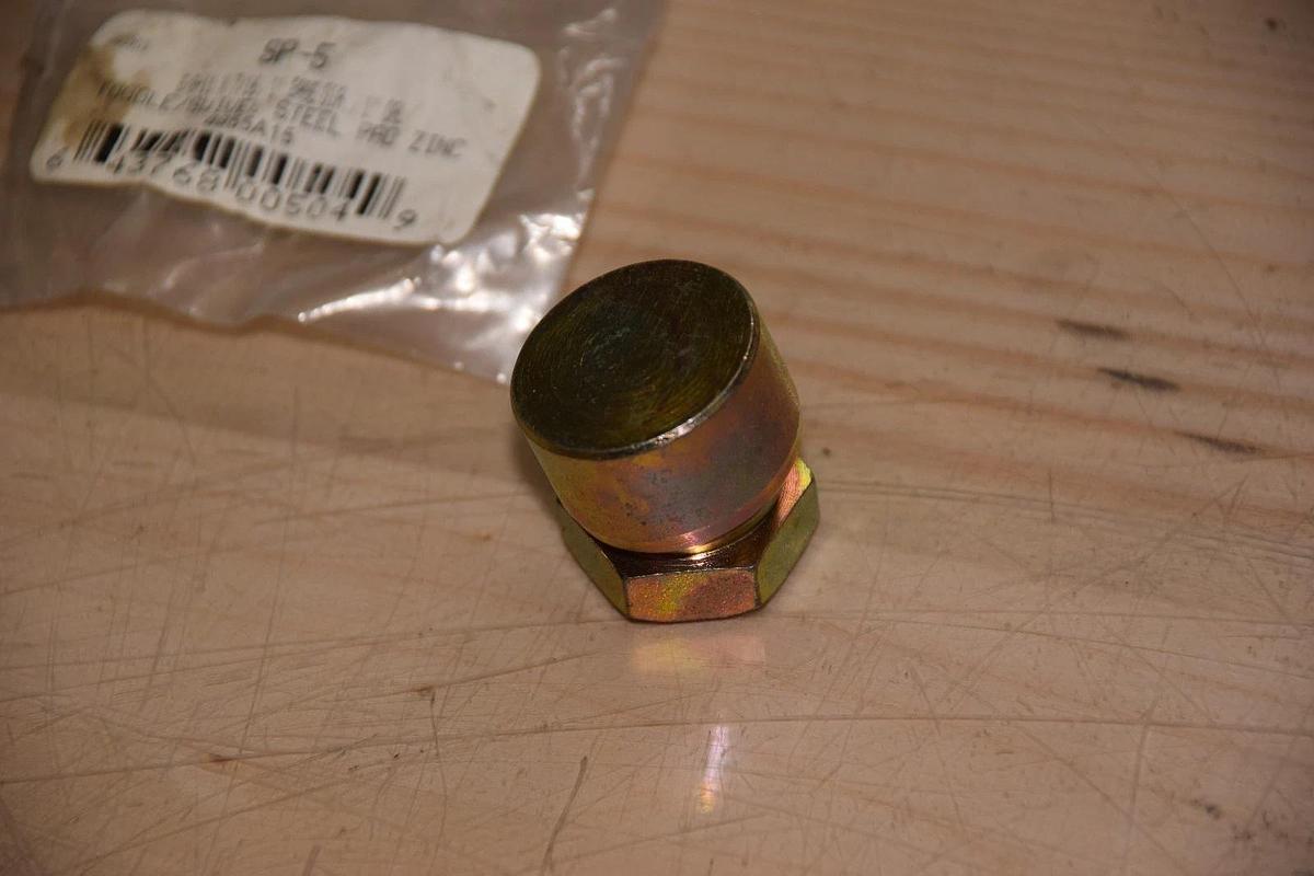 McMaster SP-5 SP5 8955A15 5/8-11x7/16 1" BASE TOGGLE/SWIVEL STEEL PAD ZINC NEW