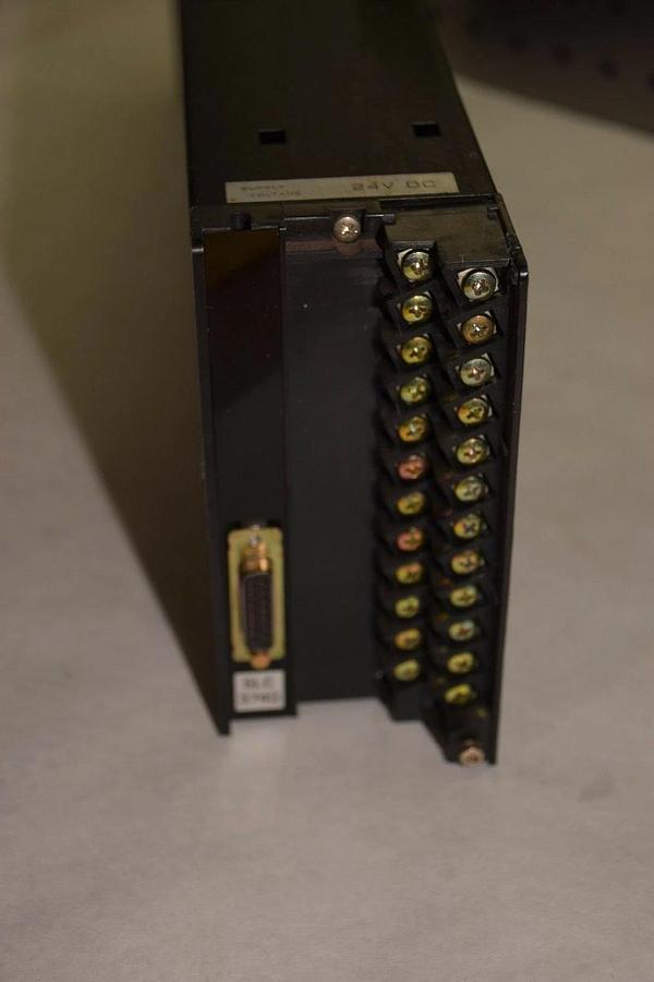 Used BRISTOL BABCOCK INC. SLC-3740 374044A110 1-5V 24V 8.4VA CONTROLLER