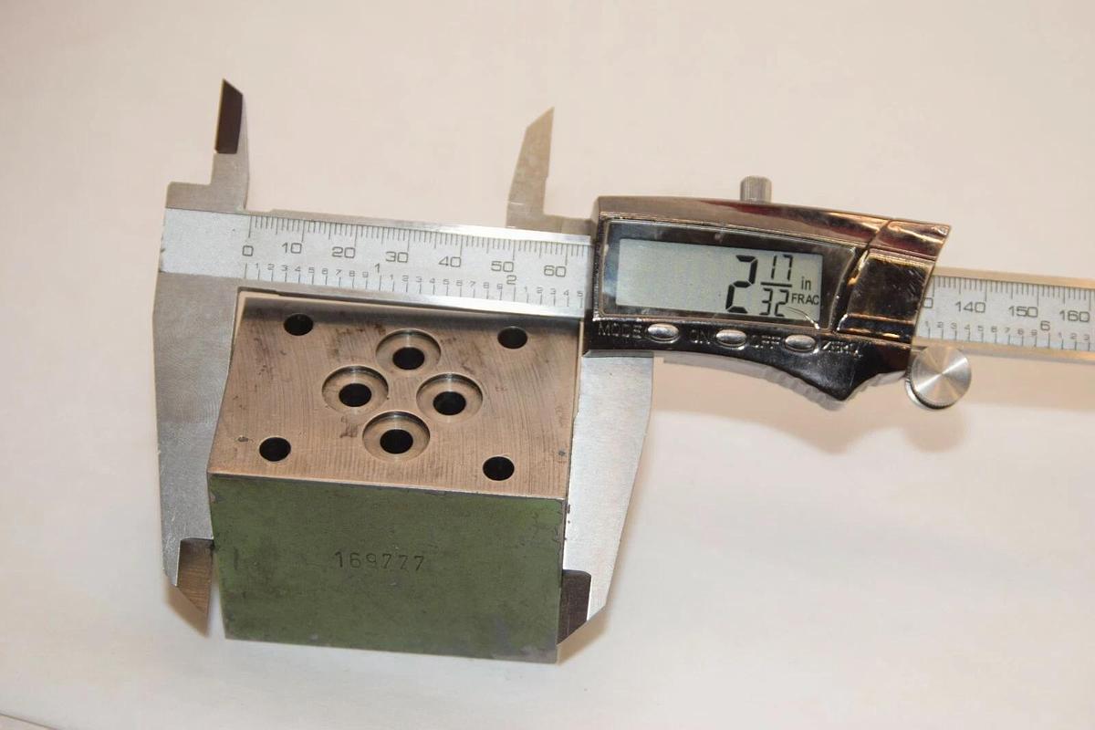 Used REXROTH Mannesmann 169777 Block Valve