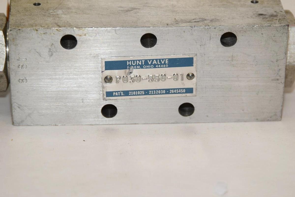 (NEW) HUNT VALVE P030-550-01 P03055001 Pneumatic Valve