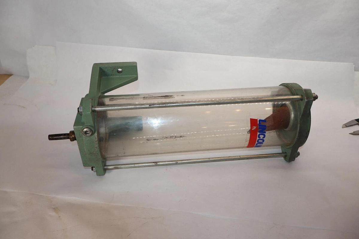 Used LINCOLN 87400 Reservoir For Lubrication System